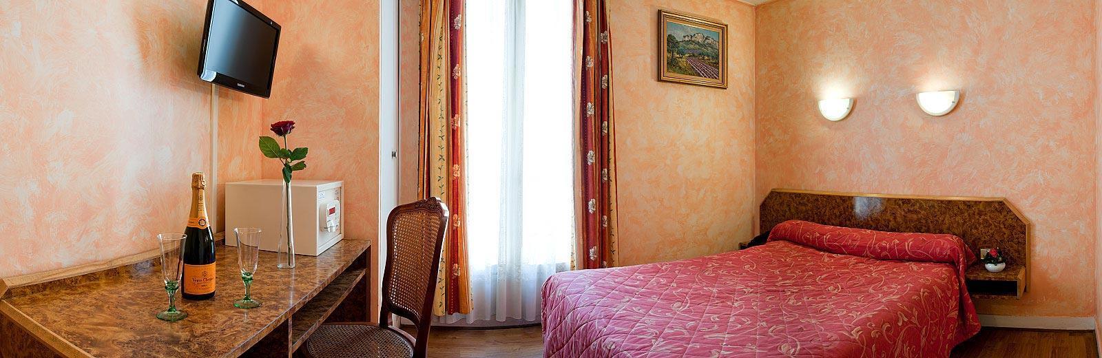 Paris Legendre Hotel Room photo